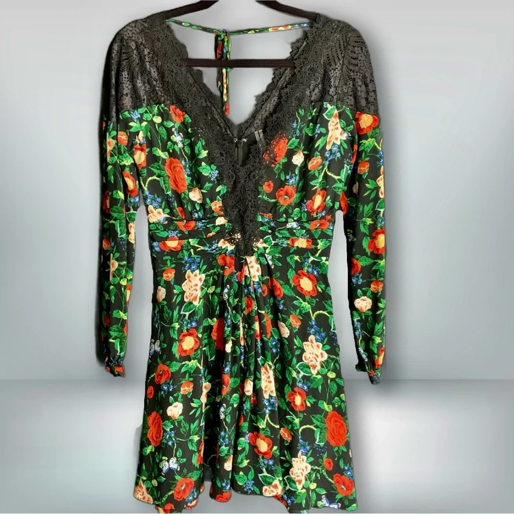 Anthropologie Lacy V Neck Black Floral Mini Dress , size 6 - Picture 2 of 13